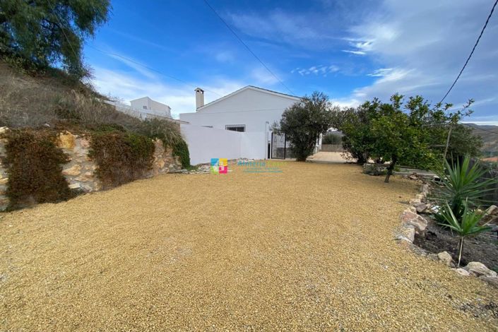Image No.35-4 Bed Country House for sale