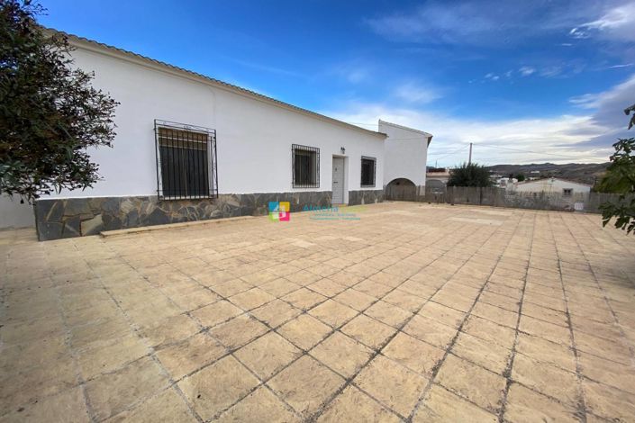 Image No.4-4 Bed Country House for sale