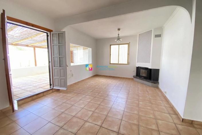 Image No.6-4 Bed Country House for sale