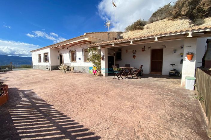 Image No.1-Maison de campagne de 4 chambres à vendre à Lúcar