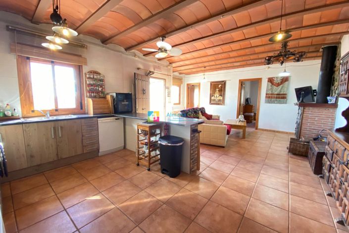 Image No.10-4 Bed Country House for sale