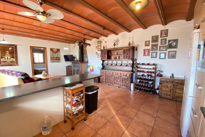 Image No.11-4 Bed Country House for sale