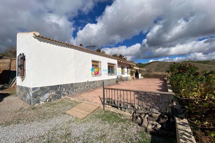 Image No.2-Maison de campagne de 4 chambres à vendre à Lúcar