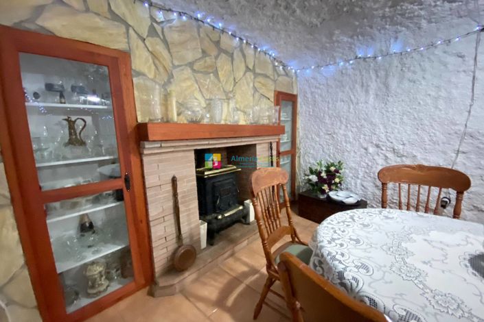 Image No.25-4 Bed Country House for sale