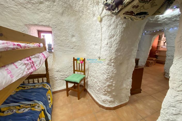 Image No.28-4 Bed Country House for sale