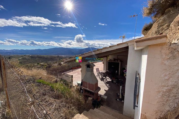 Image No.31-4 Bed Country House for sale