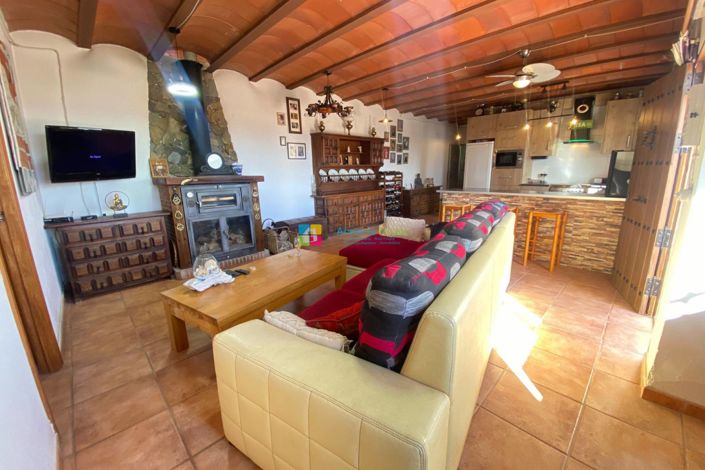 Image No.5-4 Bed Country House for sale