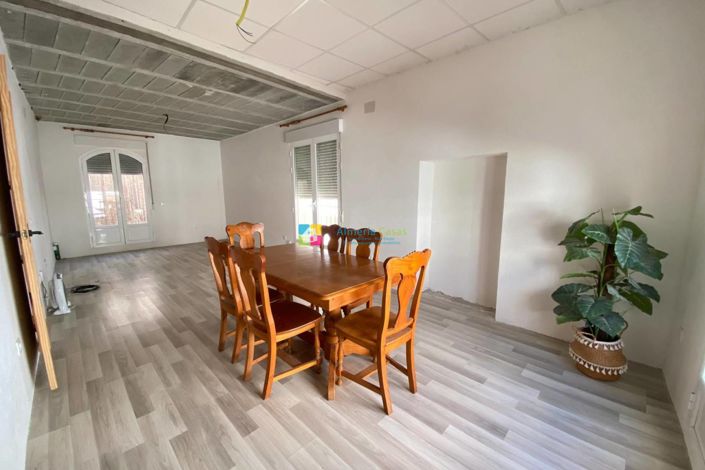 Image No.25-6 Bed Townhouse for sale