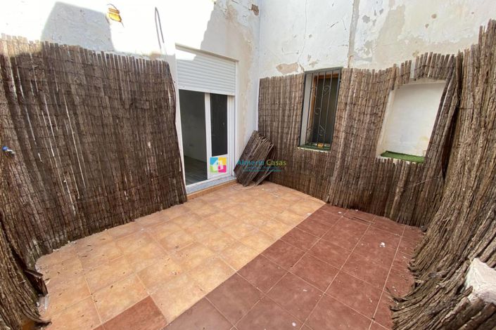 Image No.29-6 Bed Townhouse for sale