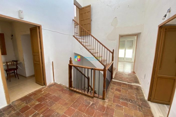 Image No.36-6 Bed Townhouse for sale