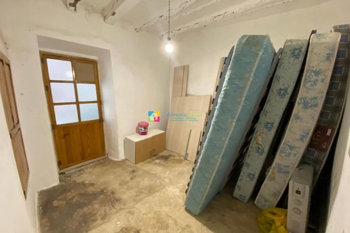 Image No.39-6 Bed Townhouse for sale