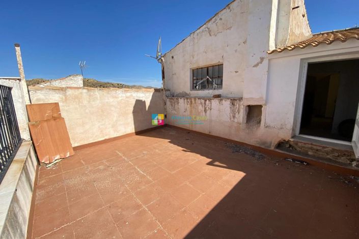 Image No.42-6 Bed Townhouse for sale