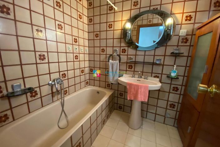 Image No.5-6 Bed Townhouse for sale