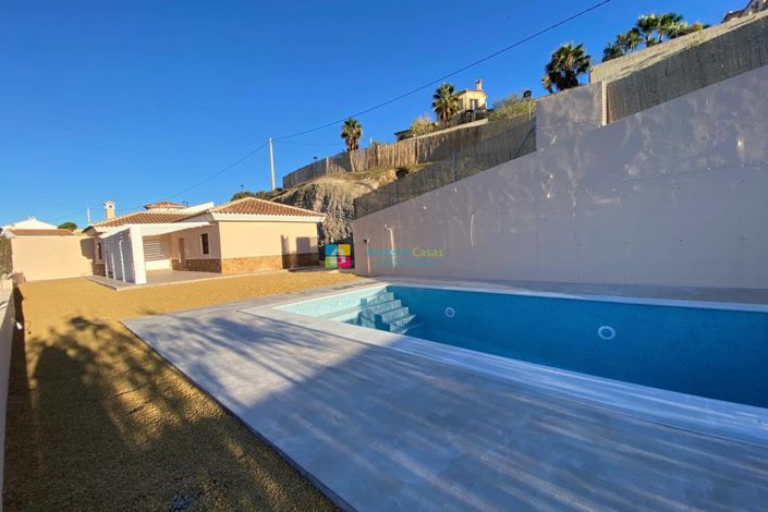 Image No.1-3 Bed Villa for sale