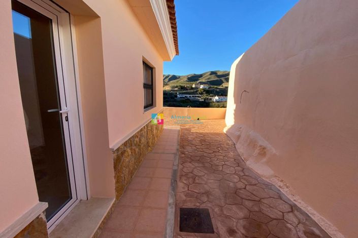 Image No.18-3 Bed Villa for sale