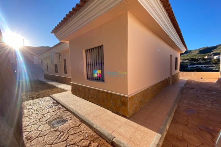 Image No.20-3 Bed Villa for sale