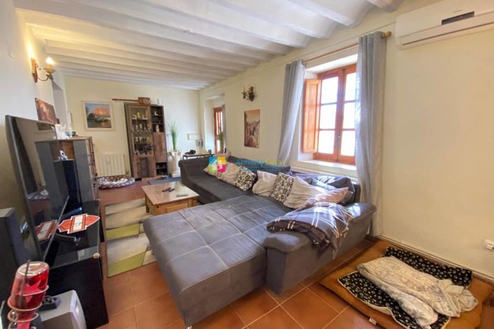 Image No.11-6 Bed Country House for sale
