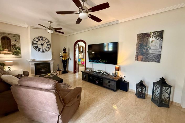 Image No.7-3 Bed Villa for sale