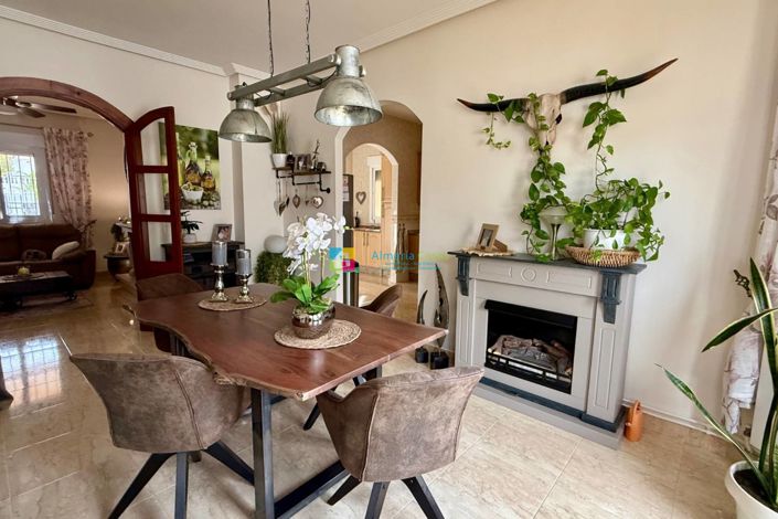 Image No.9-3 Bed Villa for sale