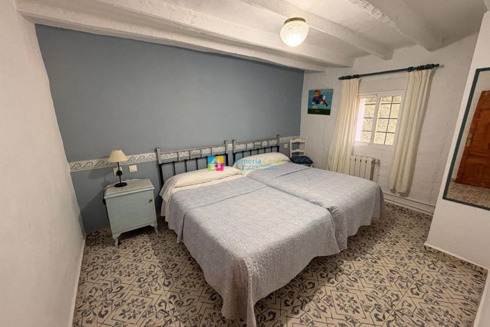 Image No.21-8 Bed Country House for sale