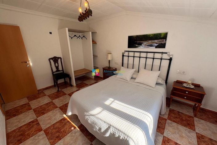 Image No.27-8 Bed Country House for sale