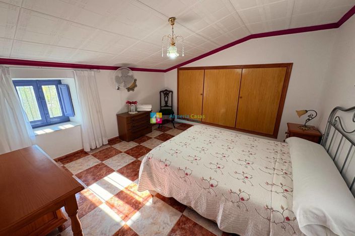 Image No.29-8 Bed Country House for sale