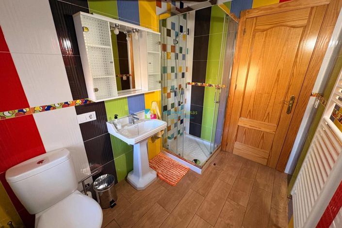 Image No.33-8 Bed Country House for sale