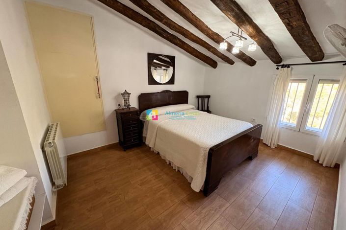 Image No.34-8 Bed Country House for sale