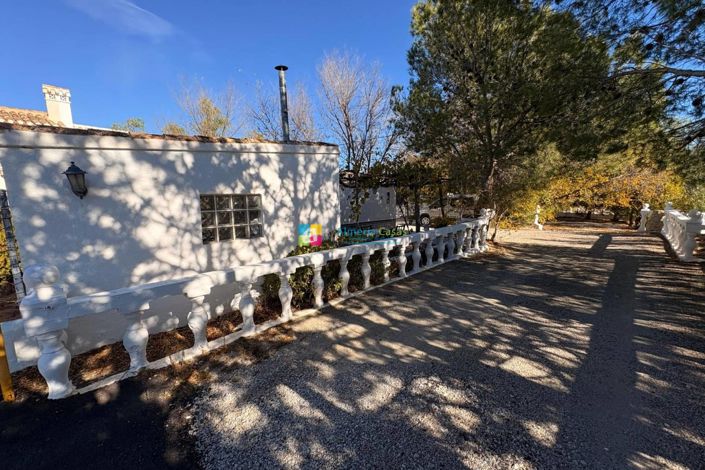 Image No.40-8 Bed Country House for sale