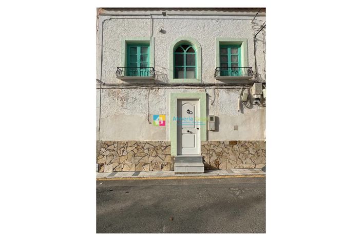 Image No.1-3 Bed Townhouse for sale