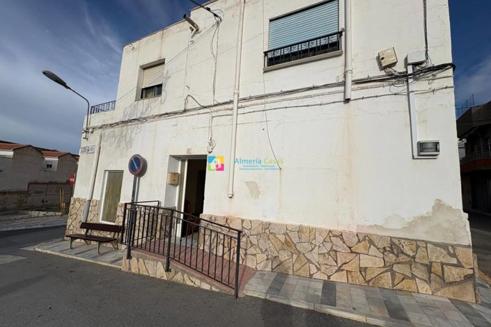 Image No.21-3 Bed Townhouse for sale