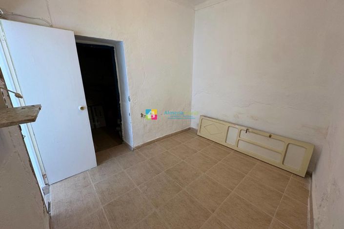 Image No.22-3 Bed Townhouse for sale