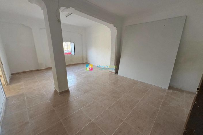 Image No.25-3 Bed Townhouse for sale