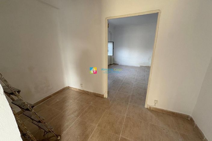 Image No.26-3 Bed Townhouse for sale