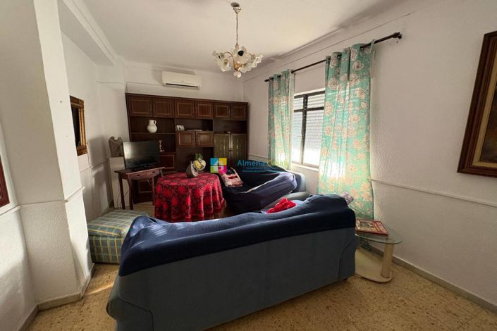 Image No.6-3 Bed Townhouse for sale