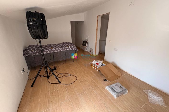 Image No.14-4 Bed Country House for sale