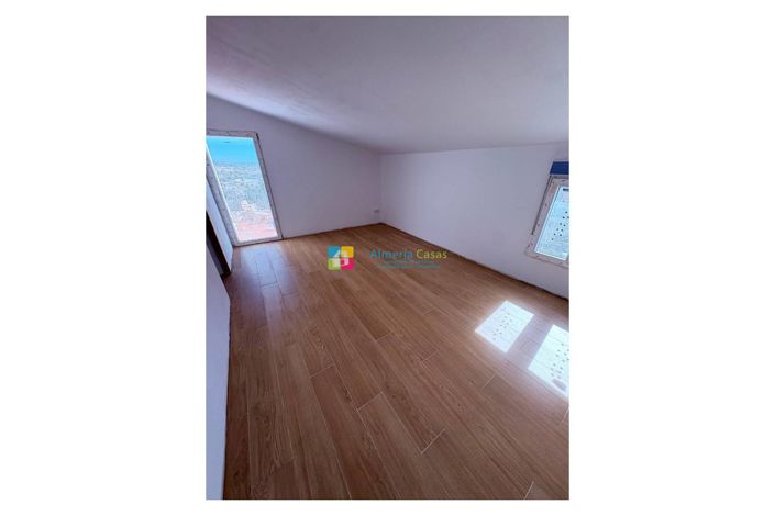 Image No.20-4 Bed Country House for sale