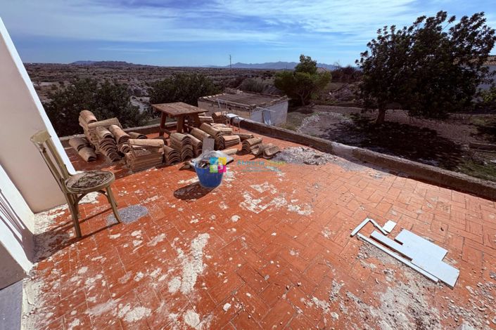 Image No.25-4 Bed Country House for sale