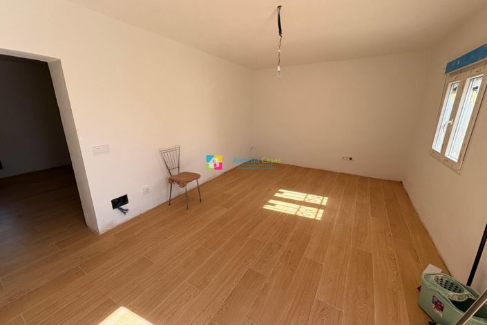 Image No.3-4 Bed Country House for sale