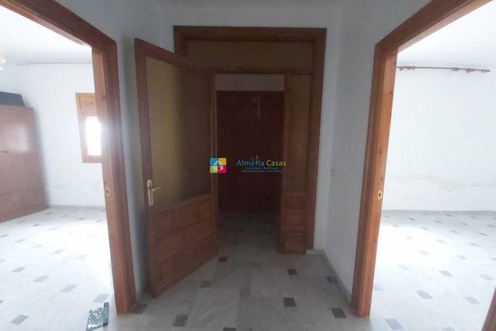 Image No.2-Maison de ville de 6 chambres à vendre à Almeria