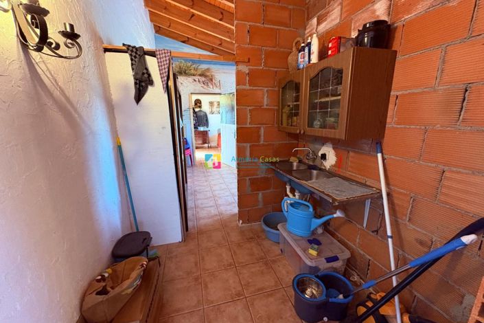 Image No.12-3 Bed Country House for sale