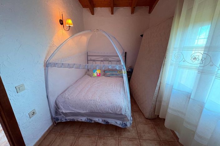 Image No.19-3 Bed Country House for sale