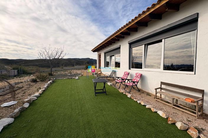 Image No.3-3 Bed Country House for sale