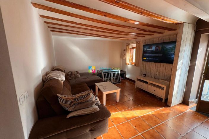 Image No.10-6 Bed Country House for sale