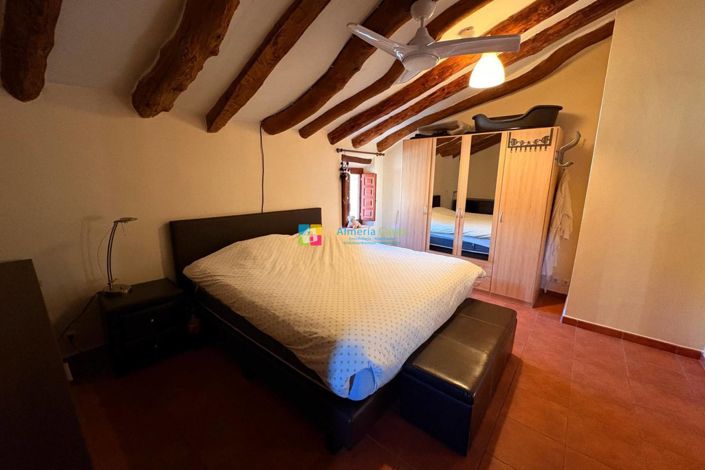 Image No.21-6 Bed Country House for sale