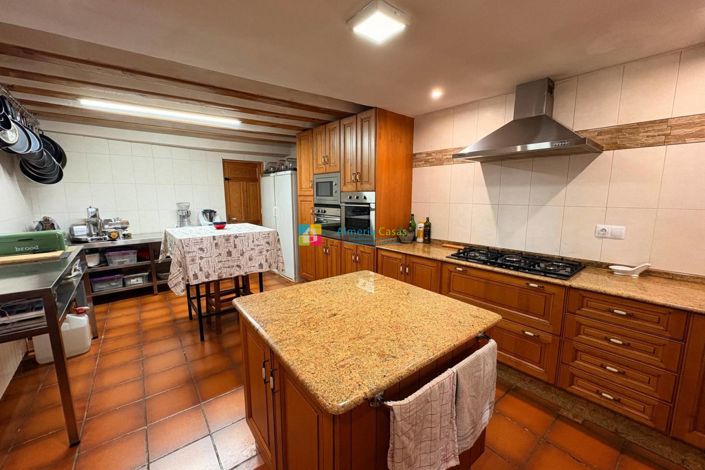 Image No.33-6 Bed Country House for sale