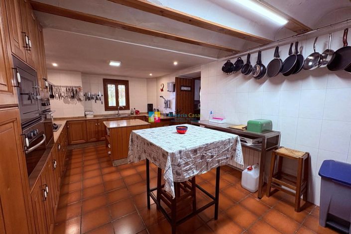 Image No.34-6 Bed Country House for sale