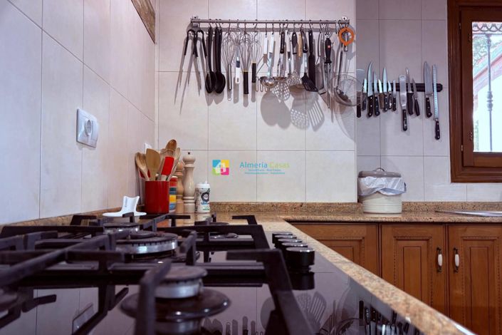 Image No.35-6 Bed Country House for sale