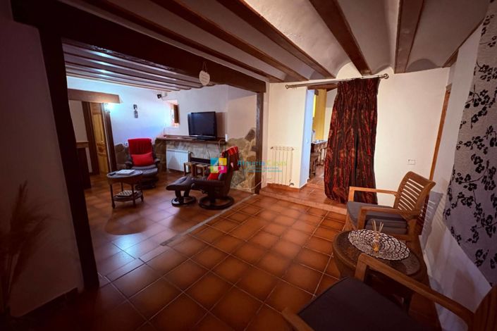 Image No.36-6 Bed Country House for sale