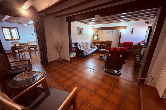 Image No.37-6 Bed Country House for sale